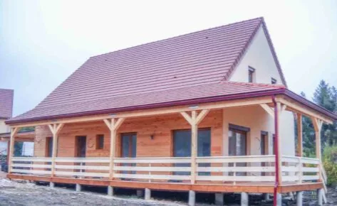 Casa din lemn Curtil-sous-Burnand